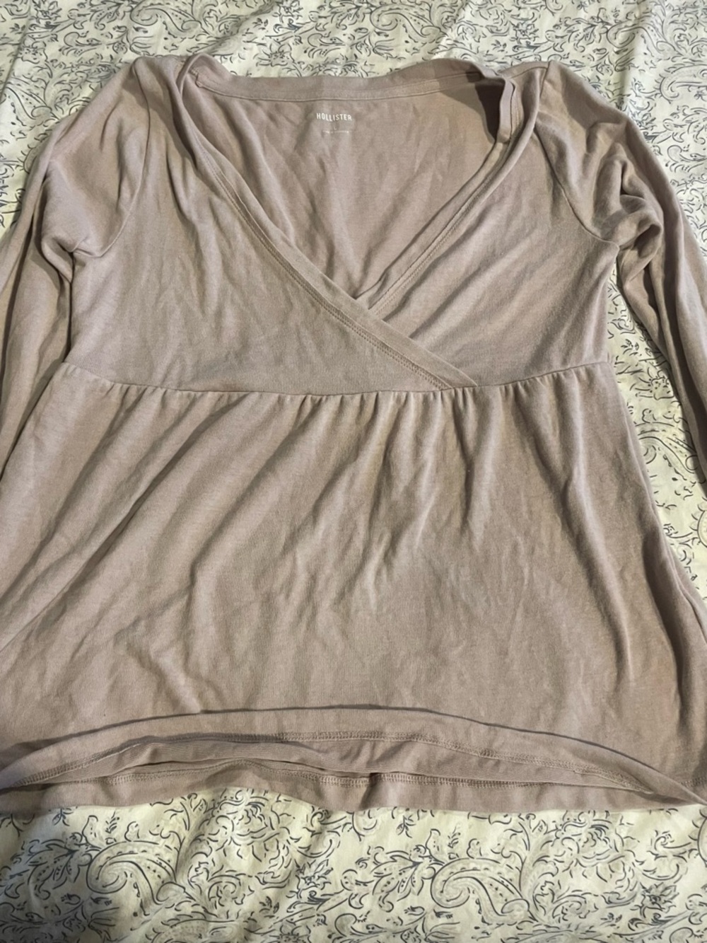 Hollister top
